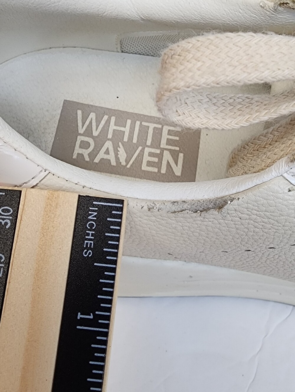Cream Star Accent Leather Sneakers Size 9 - Picture 11 of 11